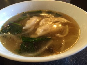 草加の　錦楽　餃子スープ